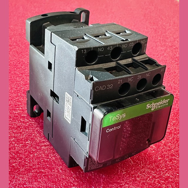 Контактор 32A 110V CAD32F7C Schneider Electric