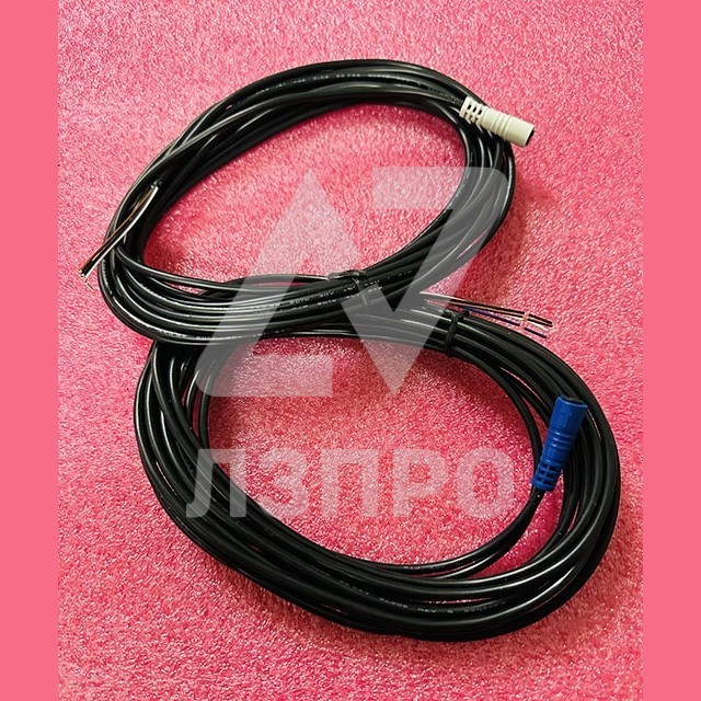 Комплект проводов 5м LVH (emitter+receiver connecting cable; 105386+103371) Cedes XAA175BP1