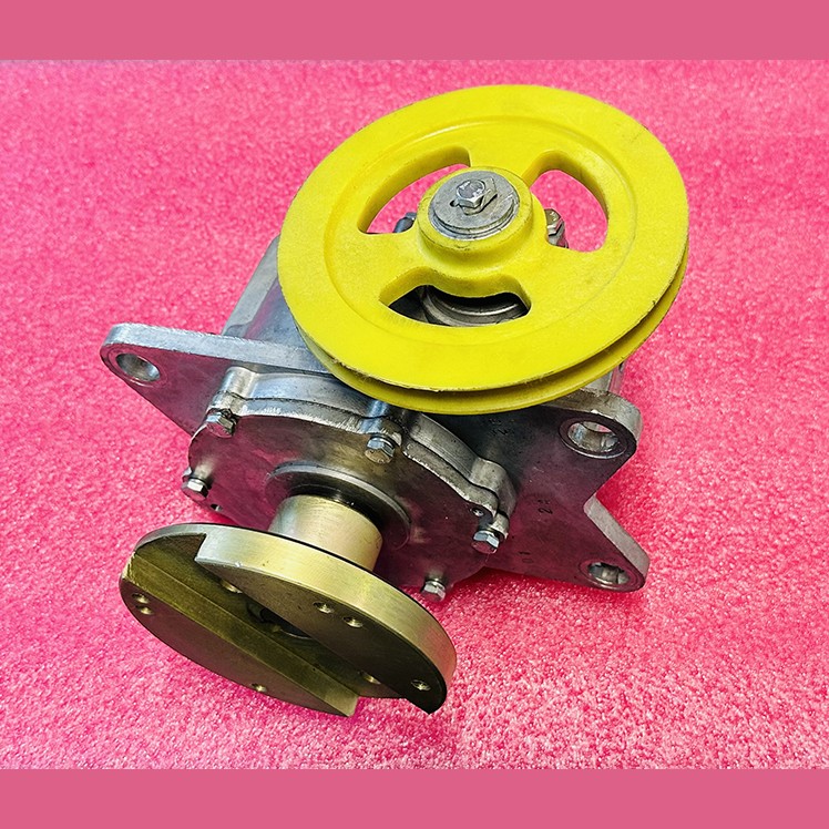 Редуктор привода дверей кабины 0601С.03.10.430 МЛЗ